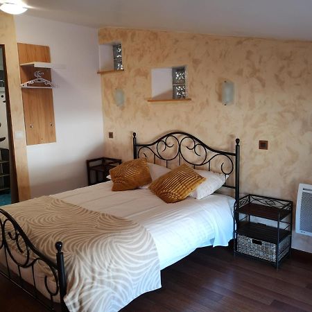 Launie Lea Appartement Eyzerac Buitenkant foto