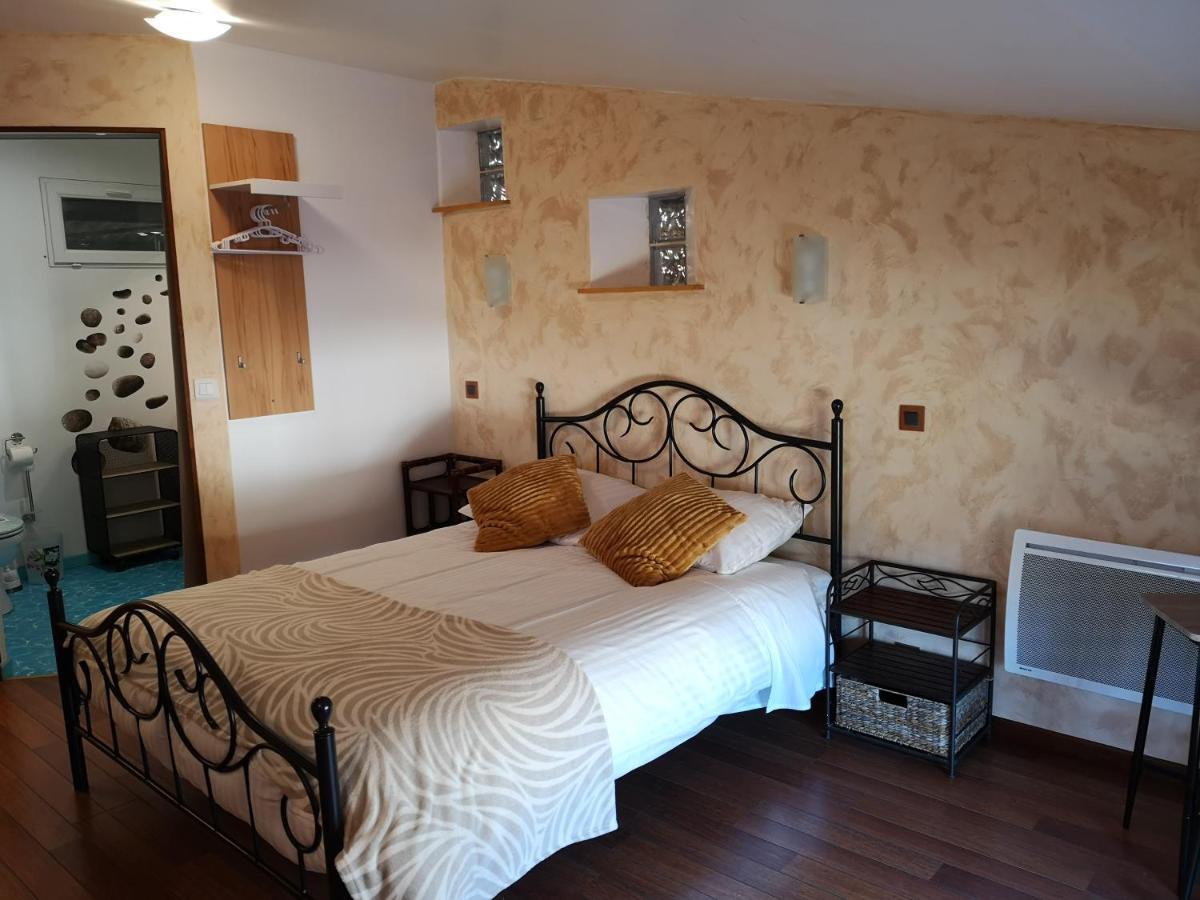 Launie Lea Appartement Eyzerac Buitenkant foto